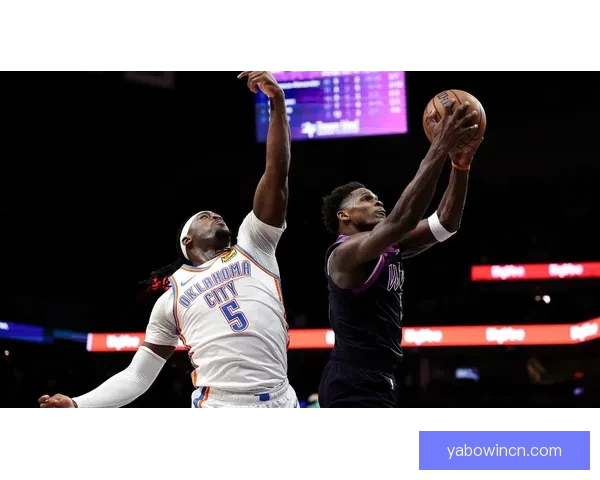 亚历山大空砍33分开局火热后被限制布朗中投成为进攻核心