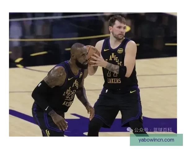 詹姆斯谈东契奇受伤雷霆首节攻势如潮致湖人惨败